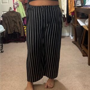 Jon& Anna Striped Cropped Pants